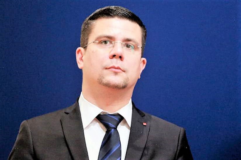 Osječko-baranjski SDP osudio natpis na ploči dvanaestorici hrvatskih vojnika u Valpovu