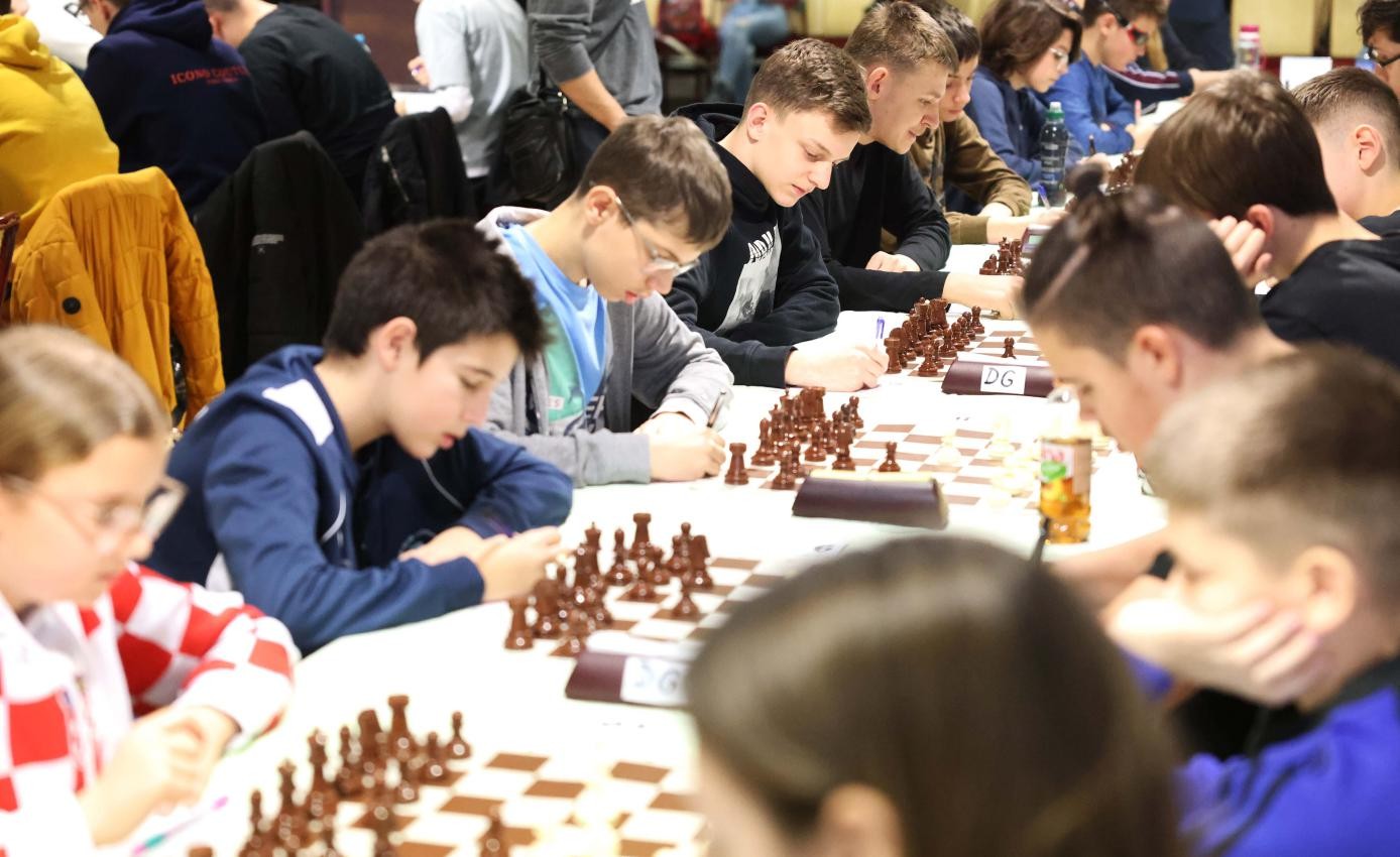 Trodnevni turnir mladih šahista u Našicama