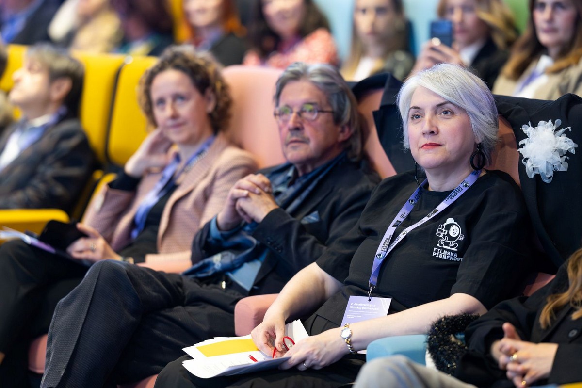 Vodič za roditelje: Kako kroz zajedničko gledanje filma pokrenuti teške razgovore s djetetom?