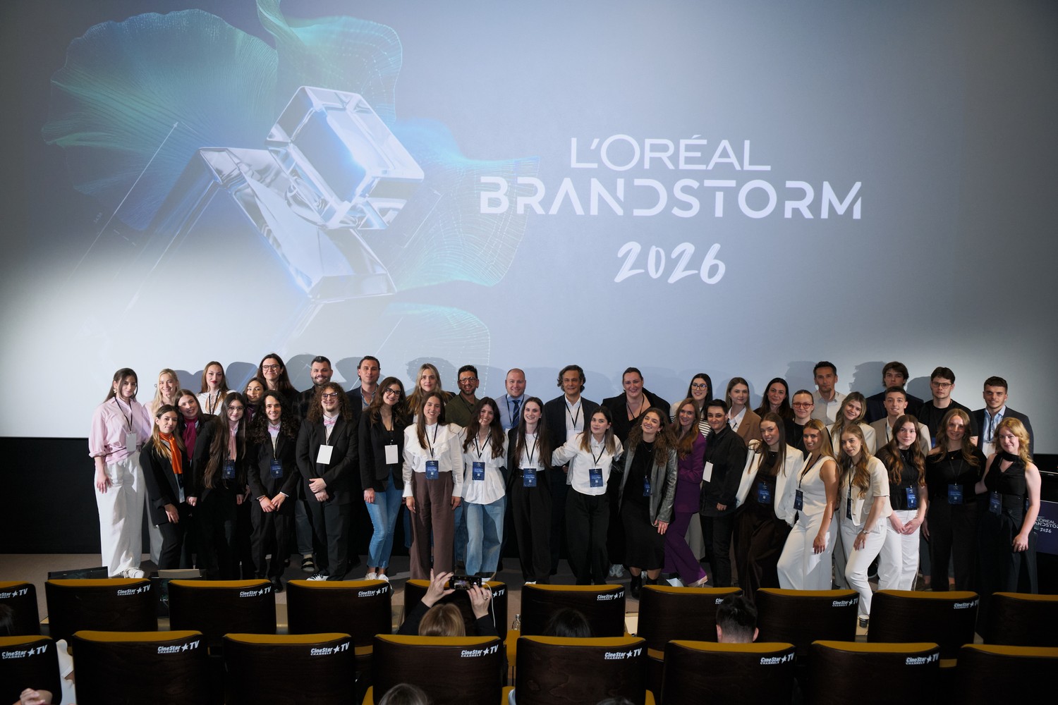 Od Osijeka do Pariza: Studentice EFOS-a trijumfirale na regionalnom Brandstorm natjecanju kao nova generacija Beauty Tech talenata 